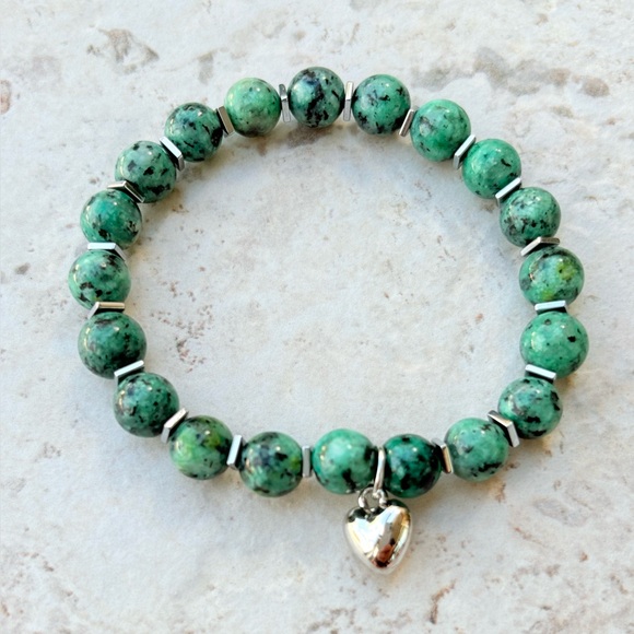 Jade Beaded Bracelet with Silver Heart Charm - Picture 2 of 6